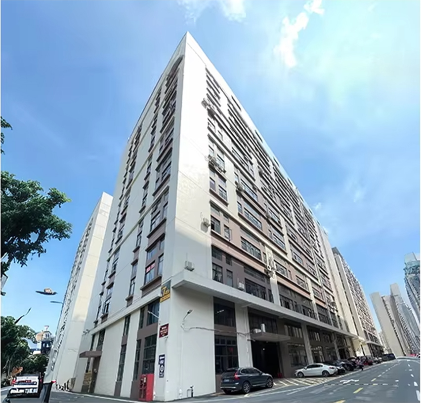 公司位于廣東順德容桂杰森家電工業(yè)園，面積近20000平方米，全自動生產(chǎn)車間,配備有國際專業(yè)水平的生產(chǎn)技術(shù)人員和檢驗、檢測設(shè)備，具有年產(chǎn)近100萬臺油煙機、燃?xì)庠罹摺崴鳌⒓稍罹叩葟N房電器的能力；公司自1999年從事家用吸油煙機研發(fā)生產(chǎn)，始終走自主研發(fā)生產(chǎn)路線，注重科技創(chuàng)新；經(jīng)過多年的創(chuàng)業(yè)，積累了豐富的家用抽油煙機、燃?xì)庠罹摺⑷細(xì)鉄崴骷皟羲鞯葟N房電器產(chǎn)品的生產(chǎn)制造經(jīng)驗。